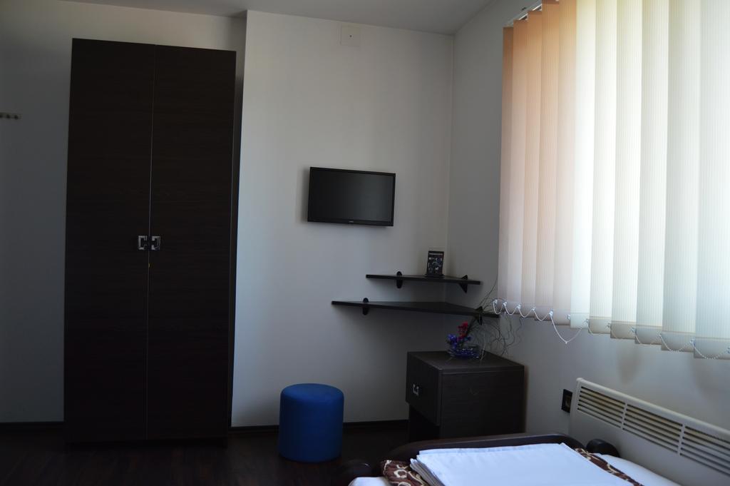 Guest House Vila Salute Nis Exterior photo