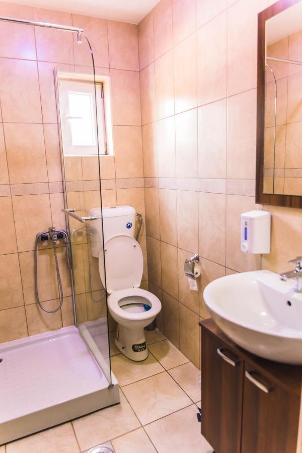 Guest House Vila Salute Nis Exterior photo